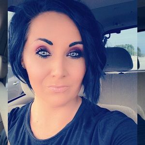 Meet your Posher, Casey